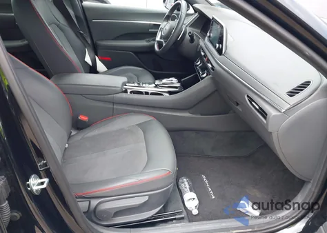 2021 Hyundai Sonata Sel Plus z USA, uszkodzony, nr VIN 5NPEJ4J27MH076866